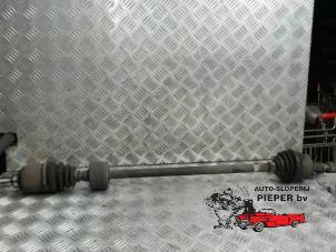 Used Front drive shaft, right Fiat Stilo (192A/B) 1.2 16V 3-Drs. Price € 36,75 Margin scheme offered by Autosloperij Pieper BV