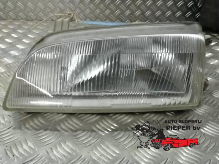 Używane Reflektor lewy Suzuki Swift (SF310/413) 1.3 Cena € 31,50 Procedura marży oferowane przez Autosloperij Pieper BV