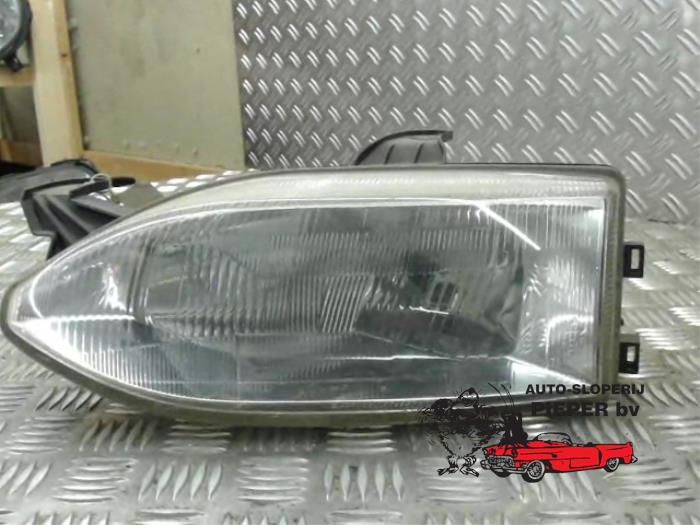 Używane Reflektor lewy Fiat Palio Weekend (178D) 1.6 16V Cena € 26,25 Procedura marży oferowane przez Autosloperij Pieper BV