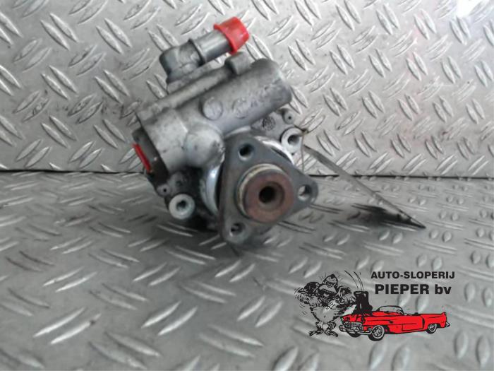 Usagé Pompe de direction Audi A6 Avant (C5) 2.4 V6 30V Prix € 52,50 Règlement à la marge proposé par Autosloperij Pieper BV