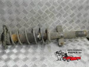 Used Rear shock absorber rod, right Ford Mondeo III 1.8 16V Price € 36,75 Margin scheme offered by Autosloperij Pieper BV