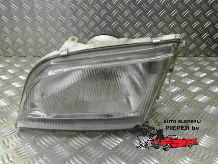 Używane Reflektor lewy Mitsubishi Space Star (DG) 1.3 16V Cena € 31,50 Procedura marży oferowane przez Autosloperij Pieper BV