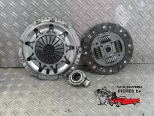 Used Clutch kit (complete) Fiat Fiorino (225) 1.3 JTD 16V Multijet Price on request offered by Autosloperij Pieper BV