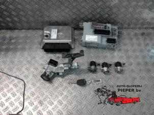Used Set of cylinder locks (complete) Fiat Fiorino (225) 1.3 JTD 16V Multijet Price on request offered by Autosloperij Pieper BV