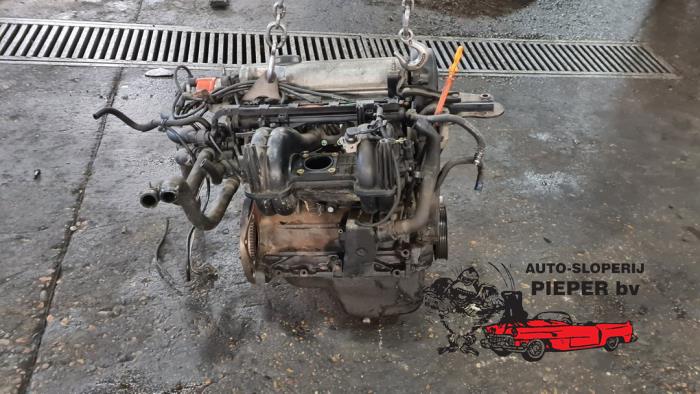 Engine from a Volkswagen Polo III (6N1) 1.6i 75 1998