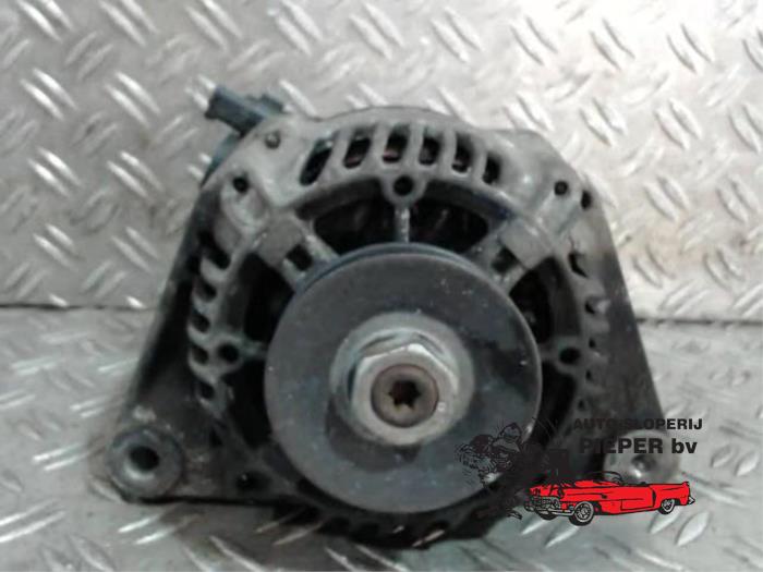 Gebrauchte Dynamo Peugeot 206 (2A/C/H/J/S) 1.1 XN,XR Preis € 36,75 Margenregelung angeboten von Autosloperij Pieper BV