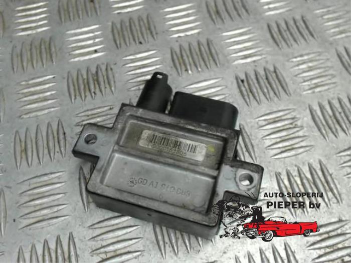 Glow plug relay BMW 3 serie 320d 16V 778682105