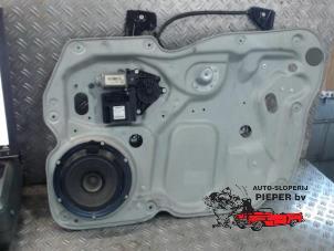 Used Window mechanism 2-door, front right Volkswagen Caddy III (2KA,2KH,2CA,2CH) 1.9 TDI Price on request offered by Autosloperij Pieper BV