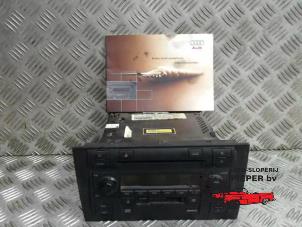 Używane Radioodtwarzacz CD Audi A6 Avant (C5) 2.0 20V Cena € 78,75 Procedura marży oferowane przez Autosloperij Pieper BV