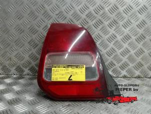 Używane Tylne swiatlo pozycyjne lewe Mitsubishi Colt (CJ) 1.3 GL,GLX 12V Cena na żądanie oferowane przez Autosloperij Pieper BV