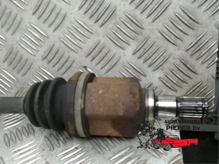 Front drive shaft, right from a Suzuki Wagon-R+ (RB) 1.3 16V 2001