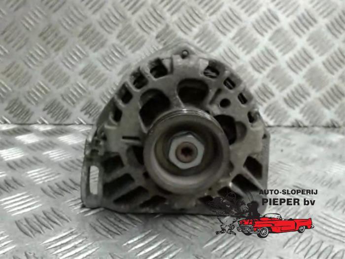 Begagnade Dynamo Renault Twingo (C06) 1.2 16V Pris € 36,75 Marginaltabell erbjuds av Autosloperij Pieper BV