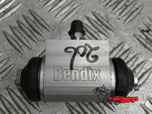New Wheel brake cylinder Peugeot 206 (2A/C/H/J/S) 1.4 XR,XS,XT,Gentry Price € 31,76 Inclusive VAT offered by Autosloperij Pieper BV