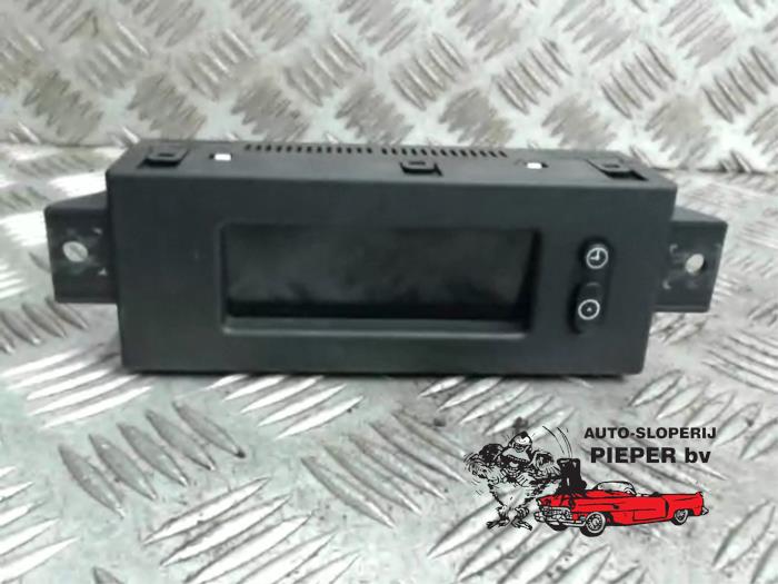 Begagnade Innerdisplay Opel Meriva (A) 1.6 16V Pris € 36,75 Marginaltabell erbjuds av Autosloperij Pieper BV