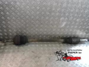 Used Front drive shaft, right Peugeot 106 II 1.1 XN,XR,XT,Accent Price on request offered by Autosloperij Pieper BV