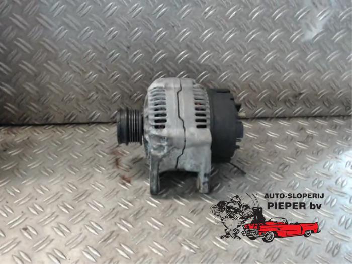 Used Dynamo Volkswagen Passat (3B2) 1.9 TDi 110 Price € 47,25 Margin scheme offered by Autosloperij Pieper BV