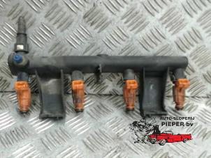 Used Fuel injector nozzle Peugeot 206 (2A/C/H/J/S) 1.6 16V Price € 42,00 Margin scheme offered by Autosloperij Pieper BV