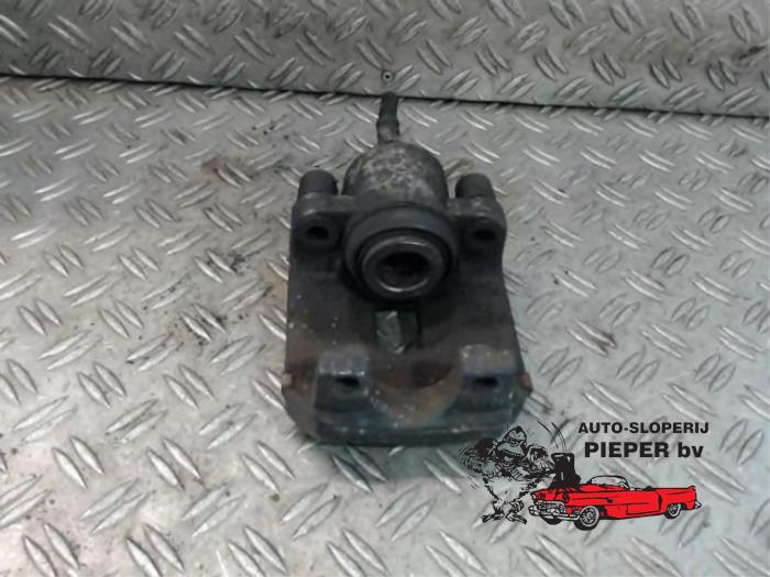 Gebrauchte Bremszange rechts hinten BMW 5 serie (E39) 528i 24V Preis € 42,00 Margenregelung angeboten von Autosloperij Pieper BV