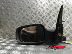 Gebrauchte Außenspiegel links Renault Megane II (BM/CM) 1.6 16V Preis auf Anfrage angeboten von Autosloperij Pieper BV