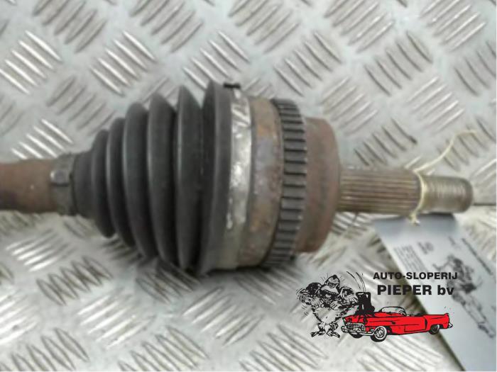 Front drive shaft, left from a Opel Movano (4A1; 4A2; 4B2; 4B3; 4C2; 4C3) 2.5 CDTI 2004