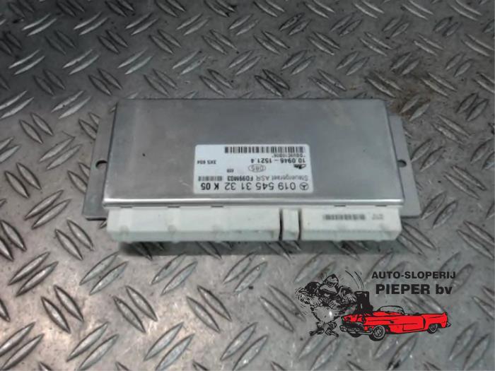 Usagé Ordinateur ASR Mercedes CLK (C208) 2.0 200 16V Prix € 52,50 Règlement à la marge proposé par Autosloperij Pieper BV