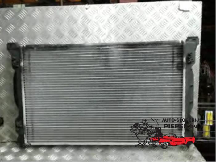 Usagé Radiateur Audi A4 Avant (B6) 1.8 T 20V Prix € 36,75 Règlement à la marge proposé par Autosloperij Pieper BV