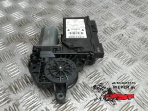 Usados Motor de ventanilla de puerta Audi A4 Precio de solicitud ofrecido por Autosloperij Pieper BV