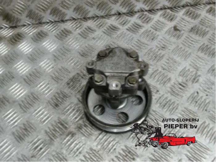 Used Power steering pump Audi A4 Avant (B6) 1.8 T 20V Price € 26,25 Margin scheme offered by Autosloperij Pieper BV