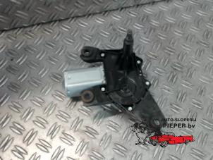 Used Rear wiper motor Renault Twingo II (CN) 1.5 dCi 90 FAP Price on request offered by Autosloperij Pieper BV