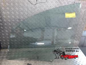 Used Door window 4-door, front left Peugeot 307 Break (3E) 1.6 16V Price on request offered by Autosloperij Pieper BV