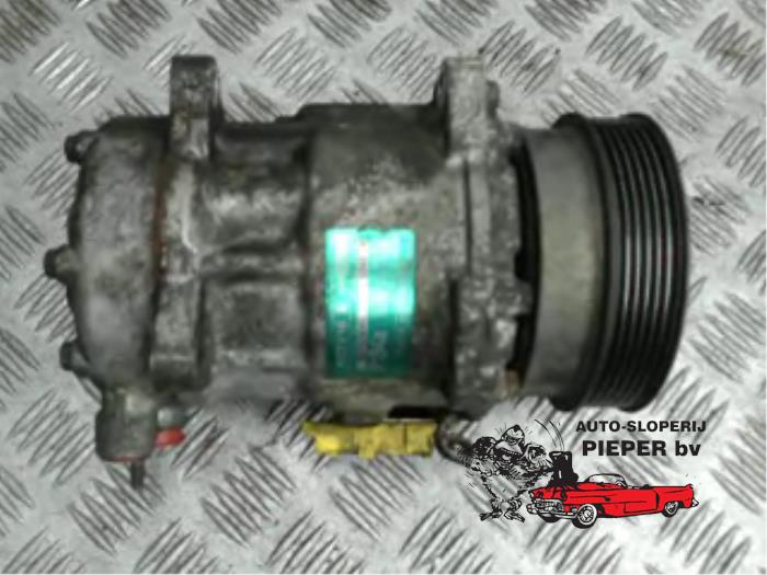 Usagé Pompe clim Citroen C5 I Berline (DC) 3.0 V6 24V Prix € 105,00 Règlement à la marge proposé par Autosloperij Pieper BV