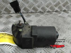 Used Front wiper motor Renault Clio II (BB/CB) 1.6 16V Price € 36,75 Margin scheme offered by Autosloperij Pieper BV