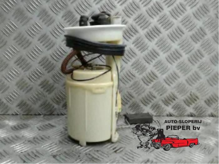 Usagé Pompe essence Volkswagen New Beetle (9C1/9G1) 1.6 Prix € 42,00 Règlement à la marge proposé par Autosloperij Pieper BV