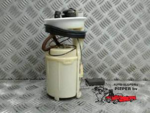 Używane Pompa benzynowa Volkswagen New Beetle (9C1/9G1) 1.6 Cena € 42,00 Procedura marży oferowane przez Autosloperij Pieper BV