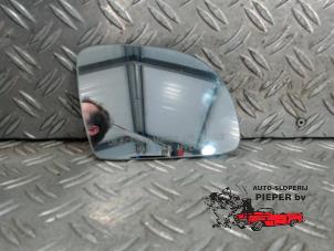 Used Mirror glass, right Volkswagen New Beetle (9C1/9G1) 2.0 Price on request offered by Autosloperij Pieper BV