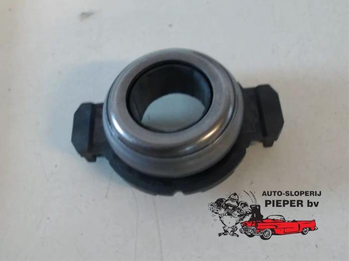 Thrust bearing from a Peugeot 307 (3A/C/D) 1.4 16V