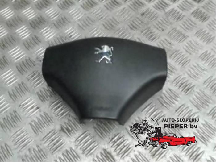Left airbag (steering wheel) from a Peugeot 206 (2A/C/H/J/S) 1.4 XR,XS,XT,Gentry 2004