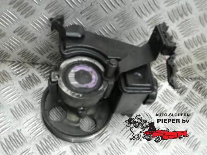 Power steering pump from a Peugeot 206 (2A/C/H/J/S) 1.4 XR,XS,XT,Gentry 2002