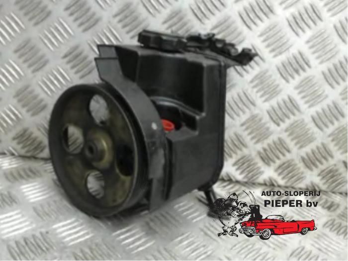 Power steering pump from a Peugeot 206 (2A/C/H/J/S) 1.4 XR,XS,XT,Gentry 2002