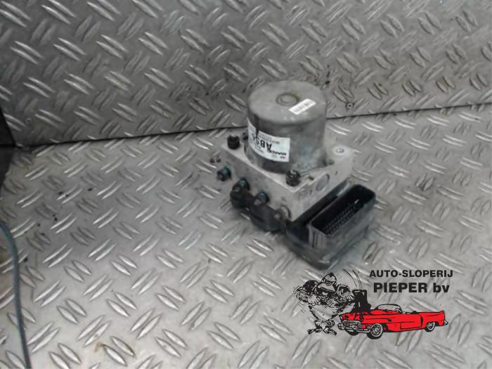Usagé Bloc ABS Hyundai i10 (F5) 1.0i 12V Prix € 63,00 Règlement à la marge proposé par Autosloperij Pieper BV