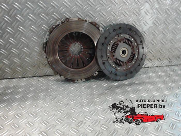 Usagé Kit embrayage (complet) Opel Corsa D 1.3 CDTi 16V ecoFLEX Prix € 52,50 Règlement à la marge proposé par Autosloperij Pieper BV