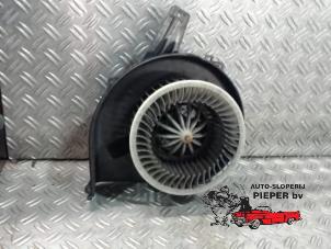 Usados Motor de ventilador de calefactor Seat Ibiza III (6L1) 1.4 16V 75 Precio de solicitud ofrecido por Autosloperij Pieper BV