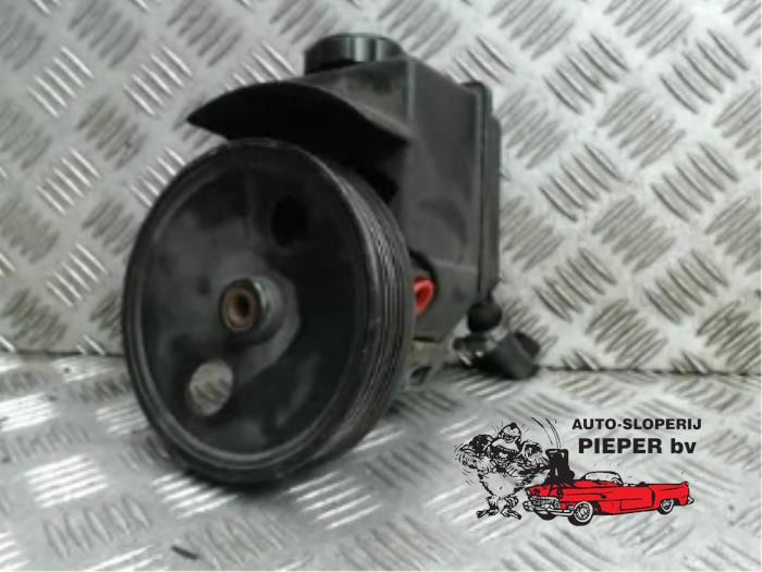 Usagé Pompe de direction Volvo V70 (GW/LW/LZ) 2.0 T-5 Turbo 20V Prix € 52,50 Règlement à la marge proposé par Autosloperij Pieper BV