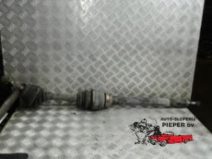 Used Front drive shaft, right Volvo V70 (GW/LW/LZ) 2.0 T-5 Turbo 20V Price € 36,75 Margin scheme offered by Autosloperij Pieper BV