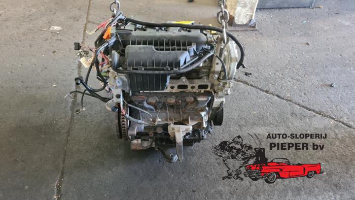 Used Engine Renault Grand Scénic II (JM) 2.0 16V Price € 420,00 Margin scheme offered by Autosloperij Pieper BV