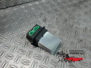 Used Heater resistor Peugeot 607 (9D/U) 2.7 HDi V6 24V Price € 26,25 Margin scheme offered by Autosloperij Pieper BV