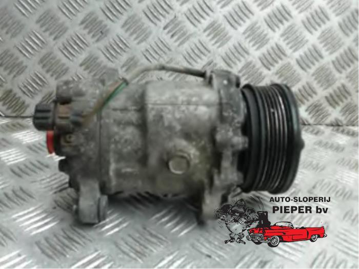 Air conditioning pump from a Volkswagen Lupo (6X1) 1.4 16V 75 2000
