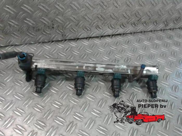 Usagé Système d'injection Volvo S40 (VS) 2.0 16V Prix € 52,50 Règlement à la marge proposé par Autosloperij Pieper BV