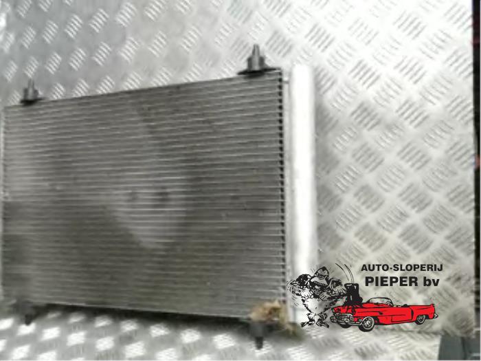 Air conditioning condenser from a Peugeot 307 SW (3H) 1.6 16V 2004