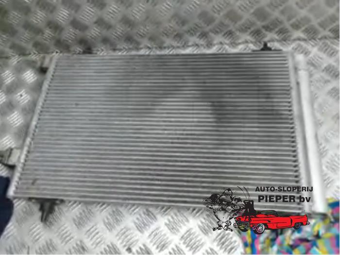 Air conditioning condenser from a Peugeot 307 SW (3H) 1.6 16V 2004